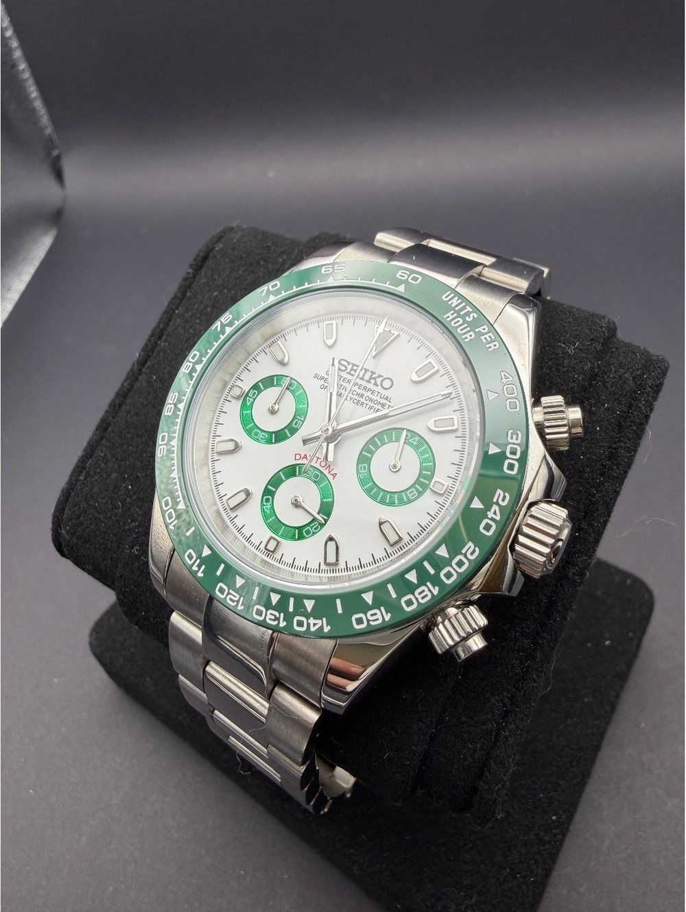Custom Emerald Daytona White Hulk Watch Mod